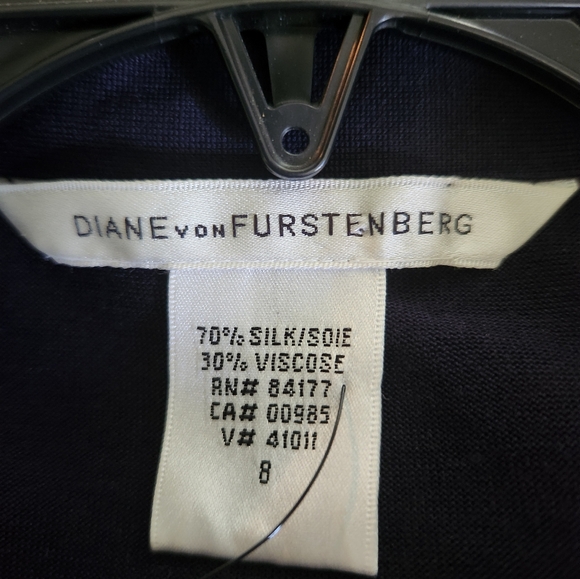 DIANE VON FURSTENBERG Skylar Romper Wrap Silk Blend Sz 8 Navy - Picture 2 of 9